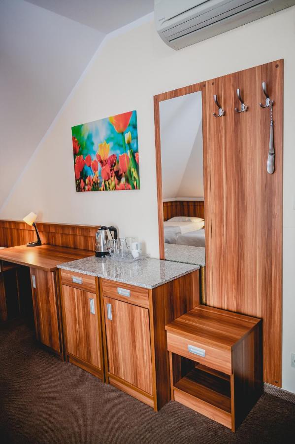 Hotel Nad Morzem- Art-Pension Swierzno Екстериор снимка