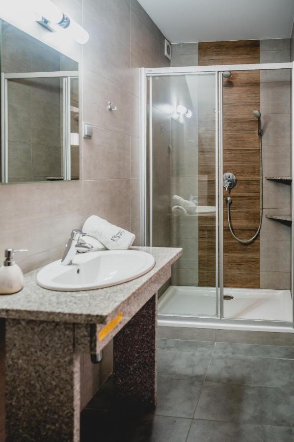 Hotel Nad Morzem- Art-Pension Swierzno Екстериор снимка