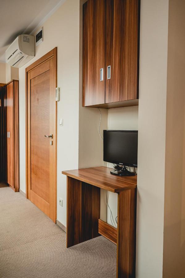 Hotel Nad Morzem- Art-Pension Swierzno Екстериор снимка